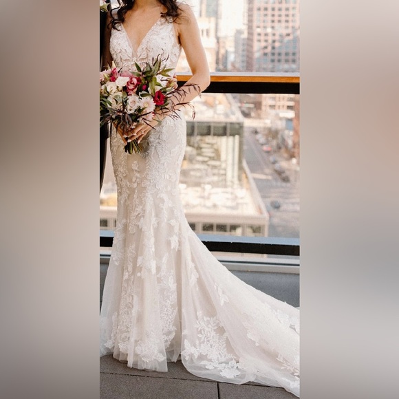 Maggie Sottero Greenley Wedding Dress size 4 (ivory over soft nude) - Picture 1 of 16